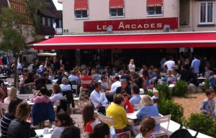 Les Arcades (Bar)